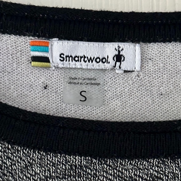 Smartwool Shadow Pine Colorblock Crew Sweater Black Gray Size Small *Flaw* - Picture 6 of 11